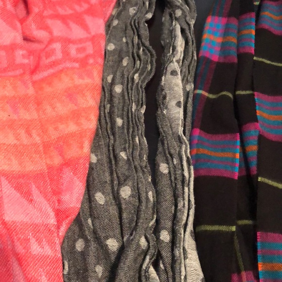 Scarves - Picture 4 of 6